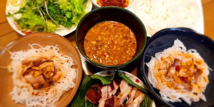 bún thịt nướng mắm nêm