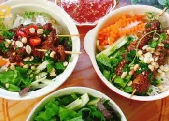 bún thịt nướng xiên que