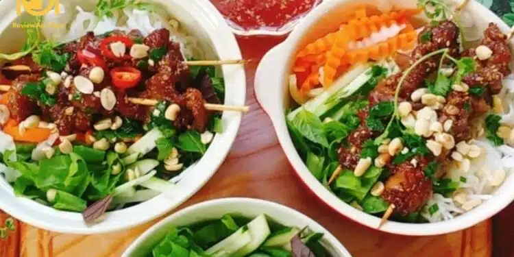 bún thịt nướng xiên que