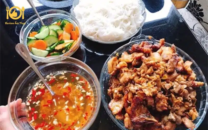 Khám phá cách làm nước lèo bún thịt nướng ngon chuẩn vị 8 cách làm nước lèo bún thịt nướng