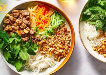 làm bún thịt nướng bằng nồi chiên không dầu