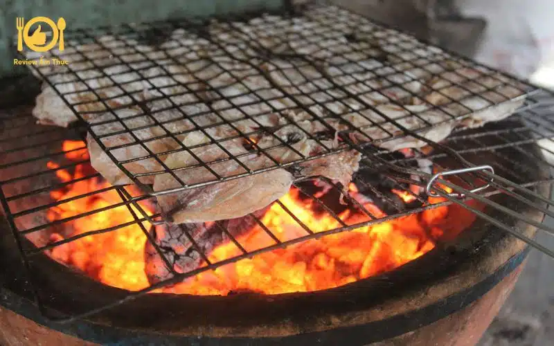 Cách làm mực khô nướng ngon – Bí quyết không phải ai cũng biết 16 mực khô nướng