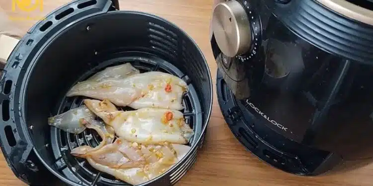 mực nướng muối ớt bằng nồi chiên không dầu