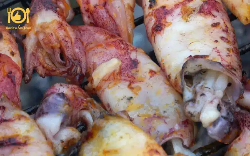 Hướng dẫn làm mực trứng nướng muối ớt mềm ngọt, cay thơm 7 mực trứng nướng muối ớt