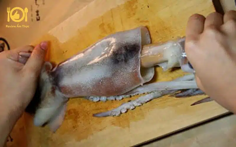 Mực xiên que nướng - Món ăn kích thích vị giác ngon, thơm nức mũi 11 mực xiên que nướng