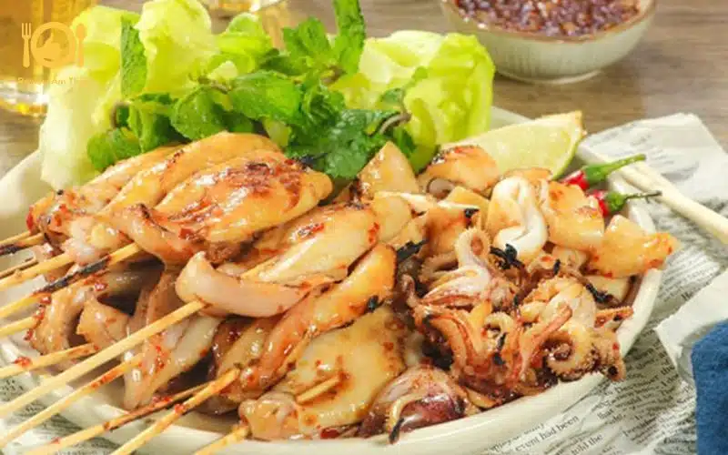 Mực xiên que nướng - Món ăn kích thích vị giác ngon, thơm nức mũi 14 mực xiên que nướng
