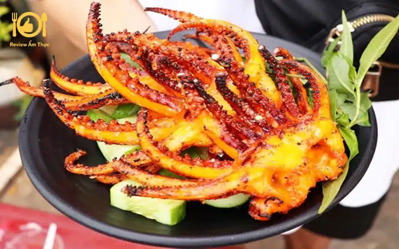 Bật mí bí quyết làm râu mực nướng sa tế dai giòn cho dịp nhâm nhi 8 râu mực nướng sa tế