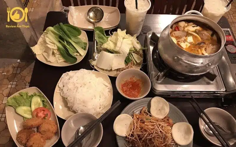 Review lẩu chay Nhà Nát Thành Thái - Thiên đường món chay 8 lẩu chay nhà nát thành thái