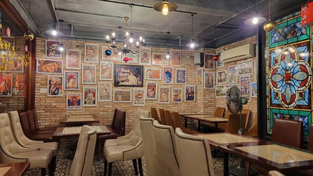 Khám Phá Hương Vị Kem Bơ Sài Gòn "Đốn Tim" Thực Khách 10 Không gian ấm cúng với phong cách cổ điển, mang lại cảm giác hoài niệm