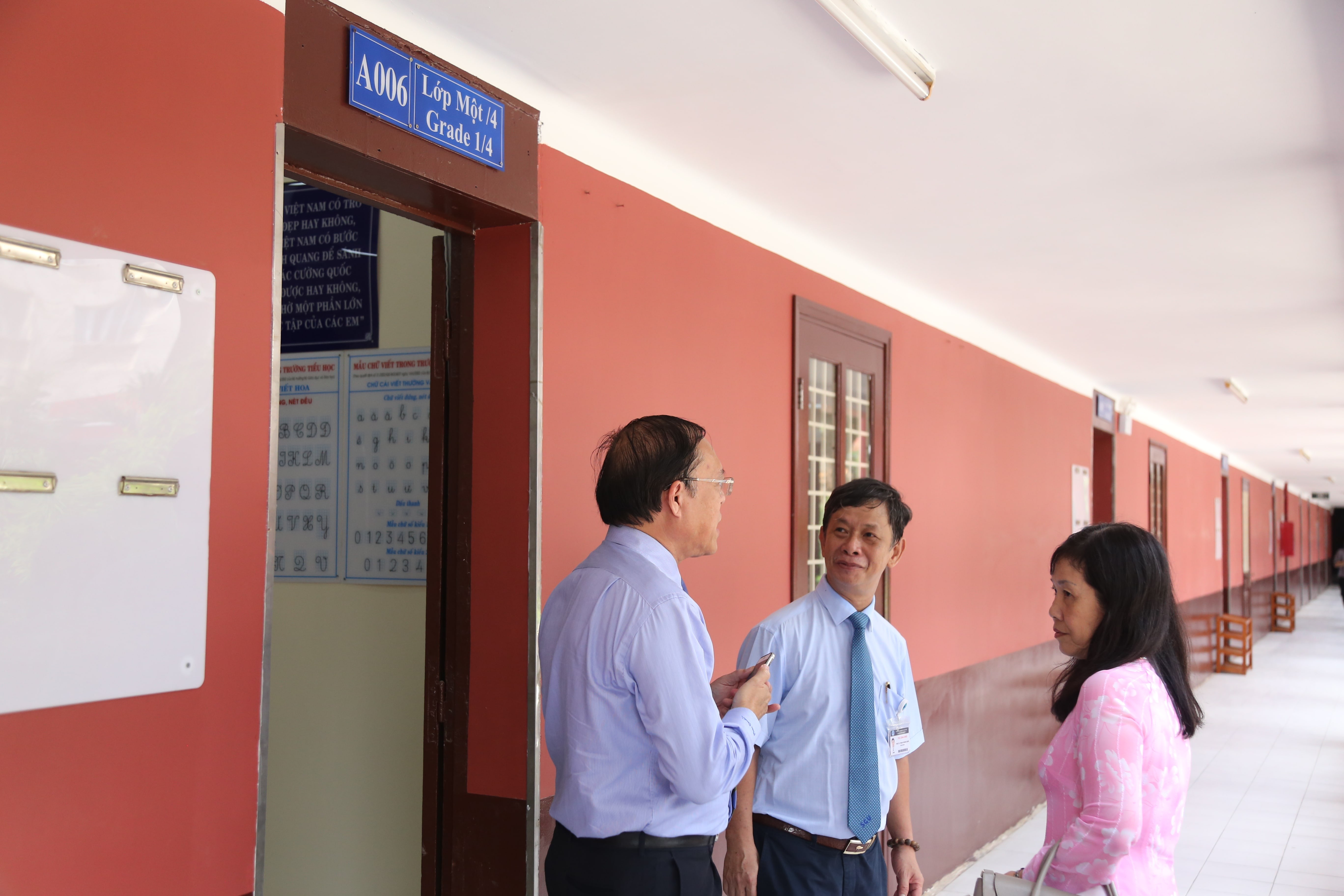 Lễ Thành Lập Trường Tiểu Học Thực Hành Đại Học Sài Gòn: Bước Tiến Nâng Tầm Giáo Dục 15 Các đại biểu tham dự chăm chú theo dõi diễn biến buổi lễ