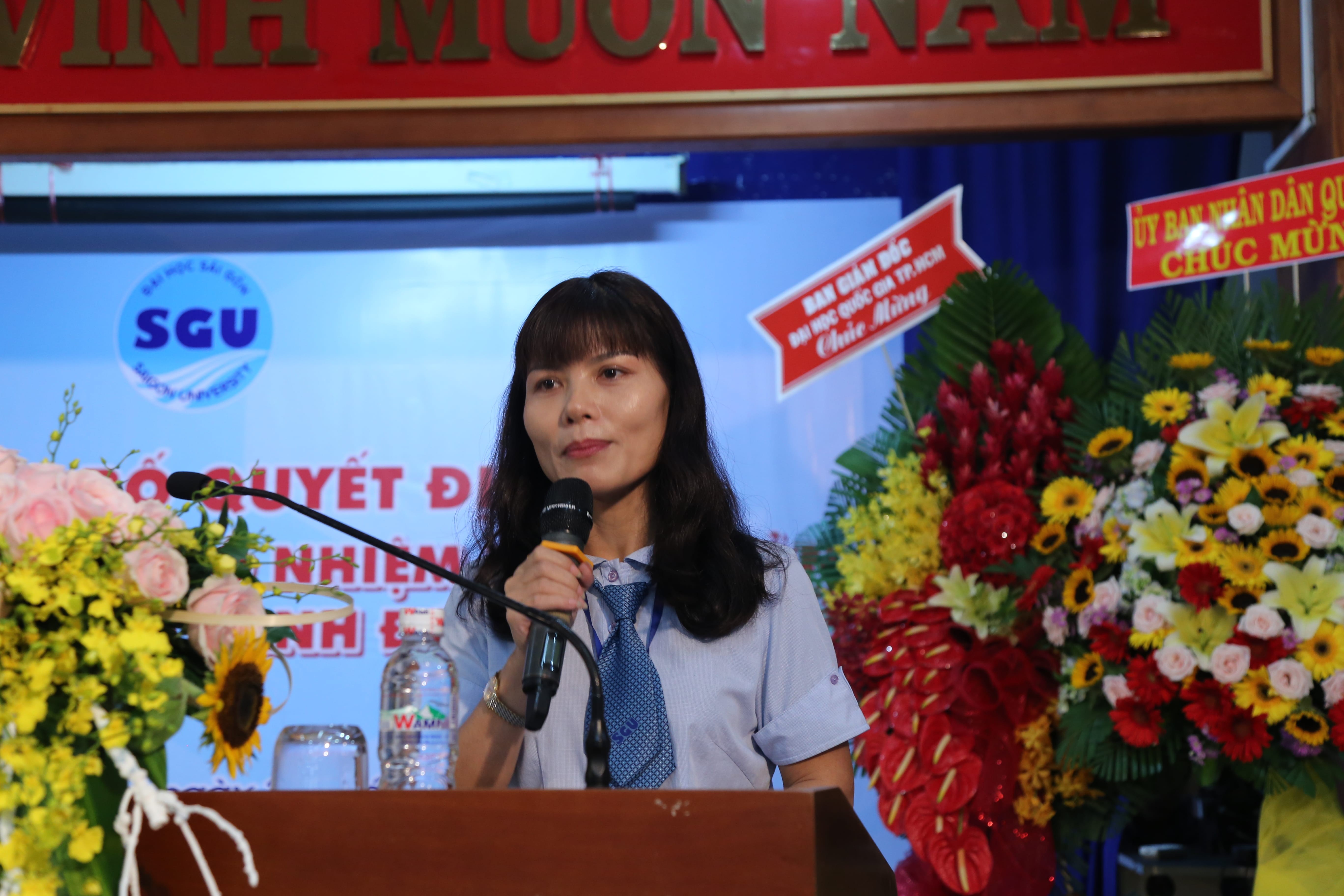 Lễ Thành Lập Trường Tiểu Học Thực Hành Đại Học Sài Gòn: Bước Tiến Nâng Tầm Giáo Dục 22 Các đại biểu và lãnh đạo Trường Đại học Sài Gòn chụp ảnh lưu niệm