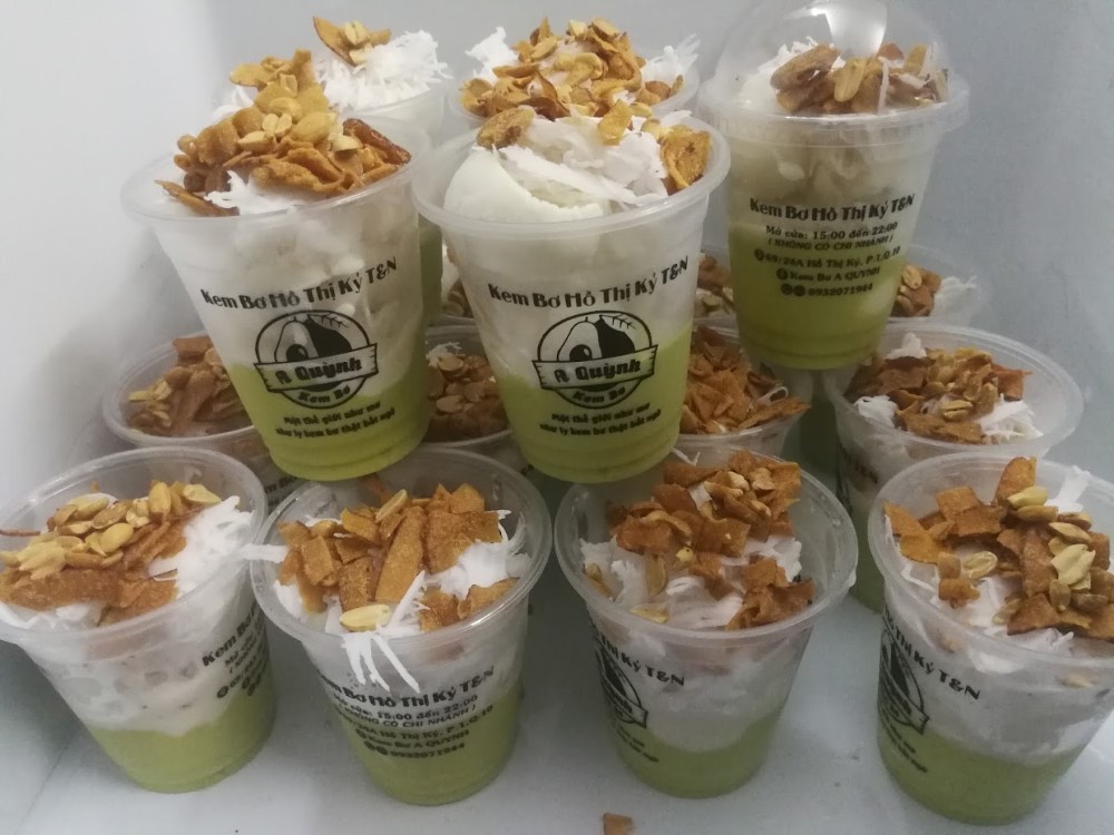 Khám Phá Hương Vị Kem Bơ Sài Gòn "Đốn Tim" Thực Khách 12 Ly kem bơ đầy ắp với sầu riêng thơm lừng và lớp kem mềm