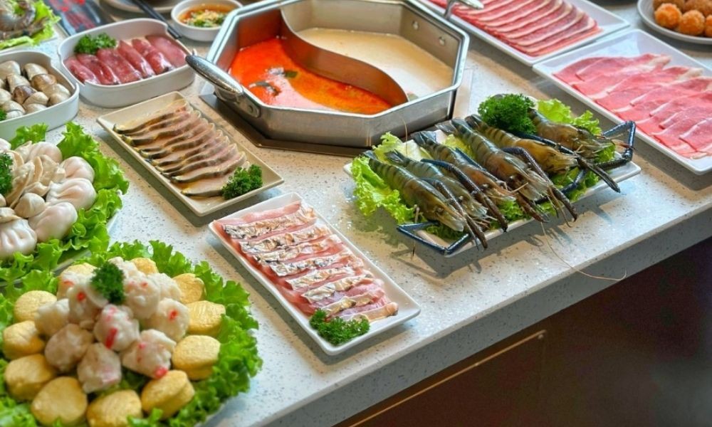 Khám Phá Thiên Đường Ẩm Thực: Tổng Hợp Các Quán Buffet Quận 2 Đáng Thử 36 Đồ ăn tại Dao Hua Restaurant được bài trí đẹp mắt, chất lượng cao và phong phú