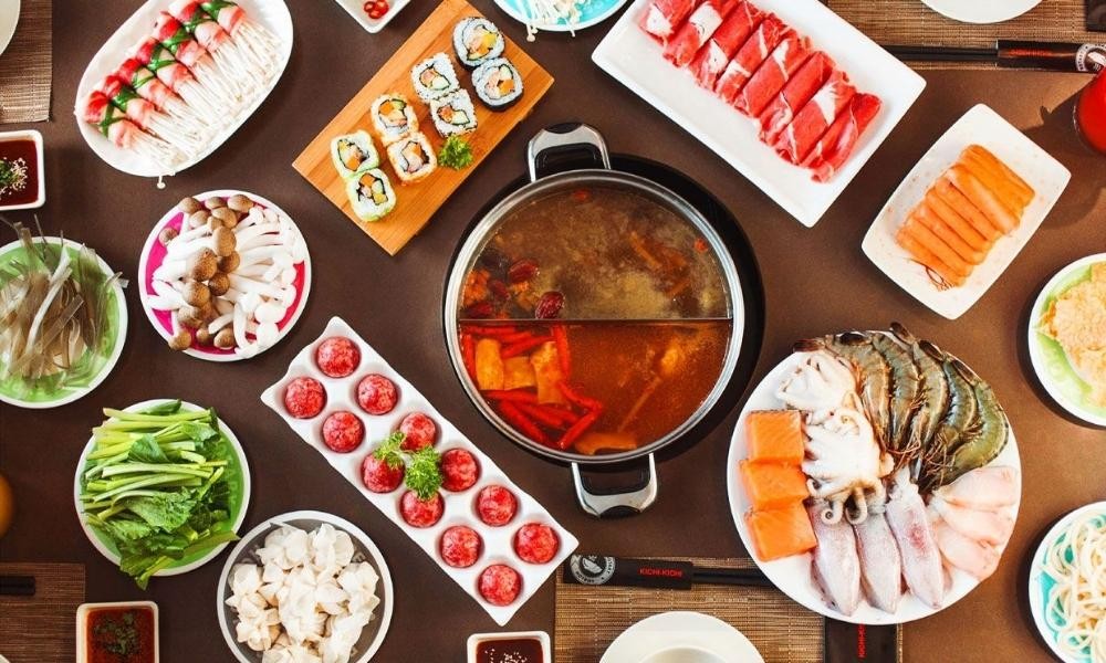 Khám Phá Thiên Đường Ẩm Thực: Tổng Hợp Các Quán Buffet Quận 2 Đáng Thử 34 Kichi-Kichi Nguyễn Duy Trinh là quán buffet lẩu băng chuyền siêu độc đáo tại Quận 2