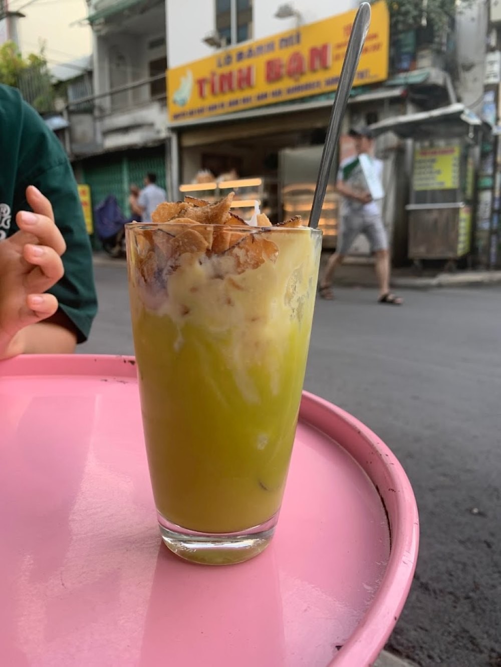 Khám Phá Hương Vị Kem Bơ Sài Gòn "Đốn Tim" Thực Khách 11 Kem bơ được làm từ bơ tươi kết hợp với kem dừa mềm mịn