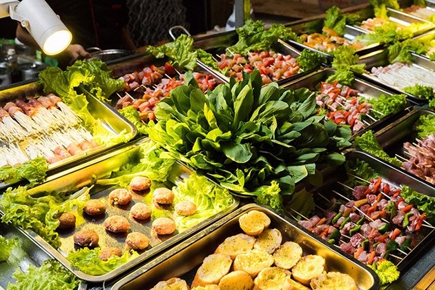 Khám Phá 25 Quán Buffet Nướng Ngon "Quên Lối Về" Tại Sài Gòn 13 Không gian rộng rãi tại Hell Bull BBQ sẽ làm tăng khẩu vị của thực khách lên tầm cao mới