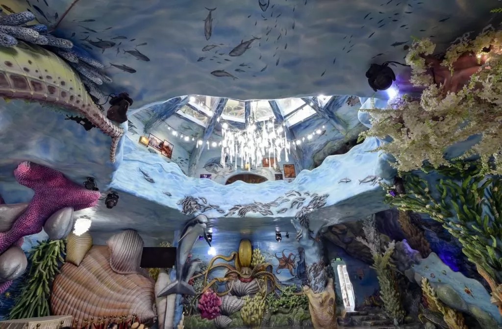 Khám phá Crazy House Đà Lạt: Biệt Thự Hằng Nga Độc Đáo Khó Tin 11 Ngoại cảnh Crazy House với kiến trúc độc đáo mô phỏng thân cây và hang động tự nhiên