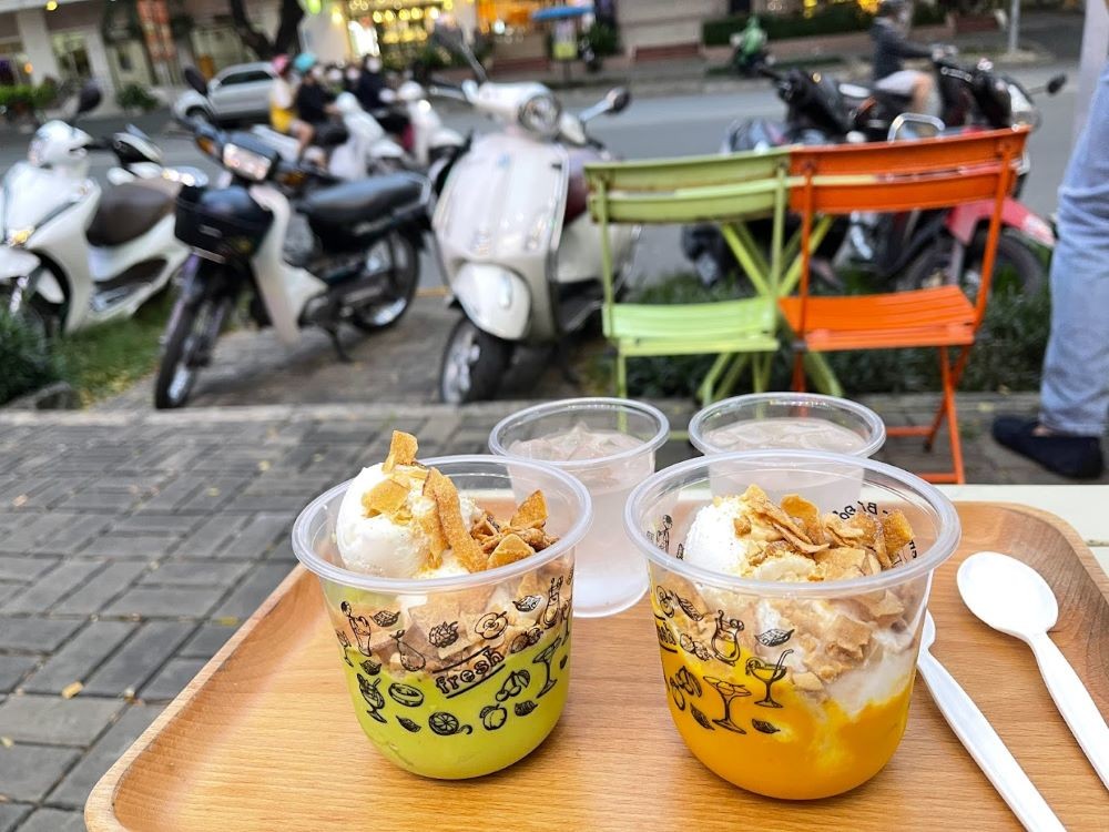 Khám Phá Hương Vị Kem Bơ Sài Gòn "Đốn Tim" Thực Khách 13 Kem bơ sầu riêng được kết hợp độc đáo với kem bí đỏ, thơm béo