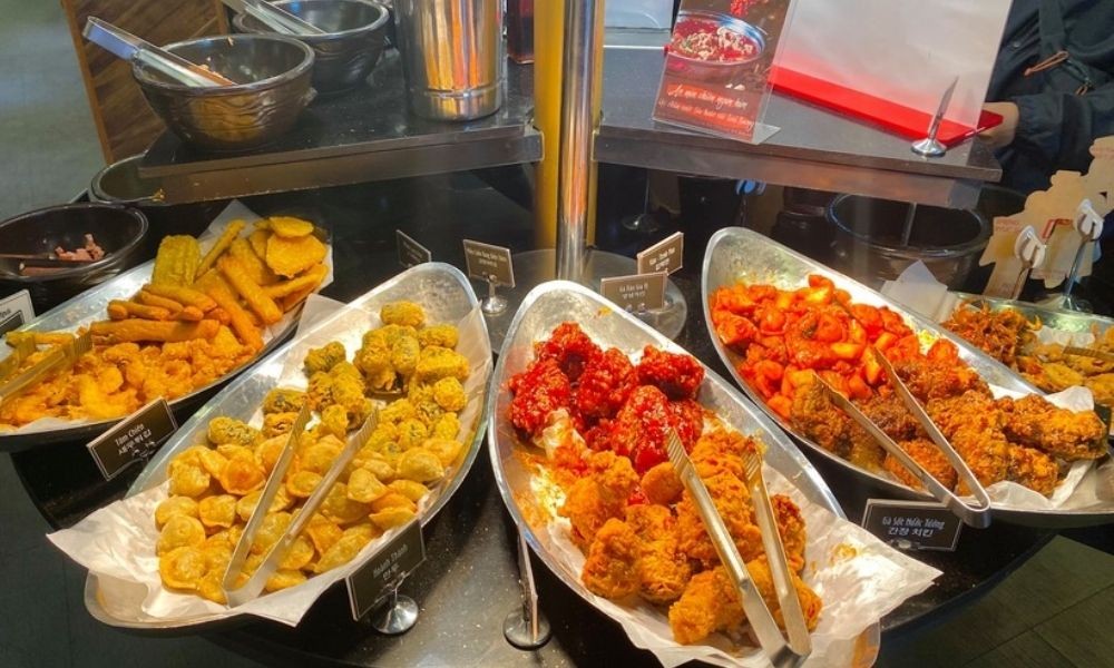 Khám Phá Thiên Đường Ẩm Thực: Tổng Hợp Các Quán Buffet Quận 2 Đáng Thử 40 Thỏa sức trải nghiệm ẩm thực Hàn Quốc với buffet tokbokki tại Dookki Food Truck Thảo Điền