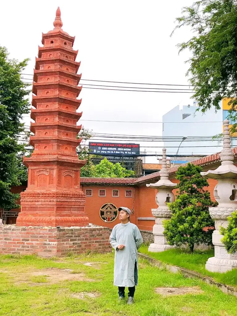 Khám phá Chùa Một Cột Thủ Đức: Nét kiến trúc Hà Nội giữa lòng Sài Gòn 11 Khuôn viên rộng rãi và yên tĩnh của chùa Nam Thiên Nhất Trụ tại Thủ Đức