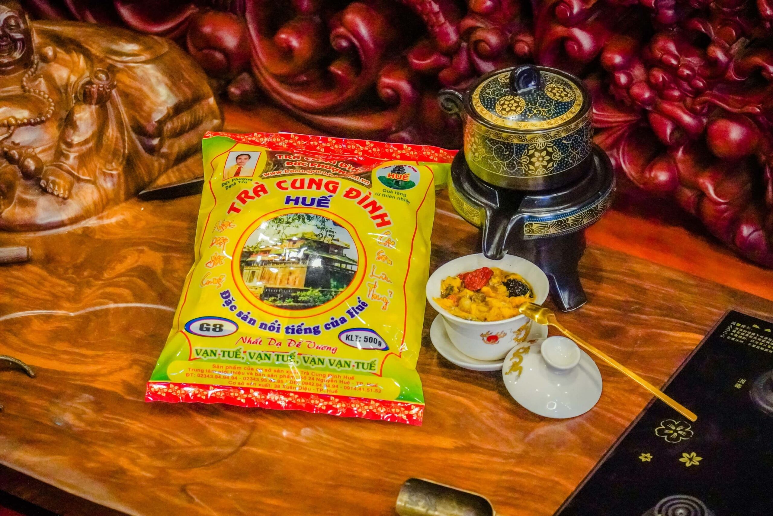 Giới Thiệu Trà Cung Đình Huế G8 Đức Phượng: Thức Uống Hoàng Gia Cho Sức Khỏe Vàng 12 Hộp Trà Cung Đình Huế G8 loại 500gr mang thương hiệu Đức Phượng