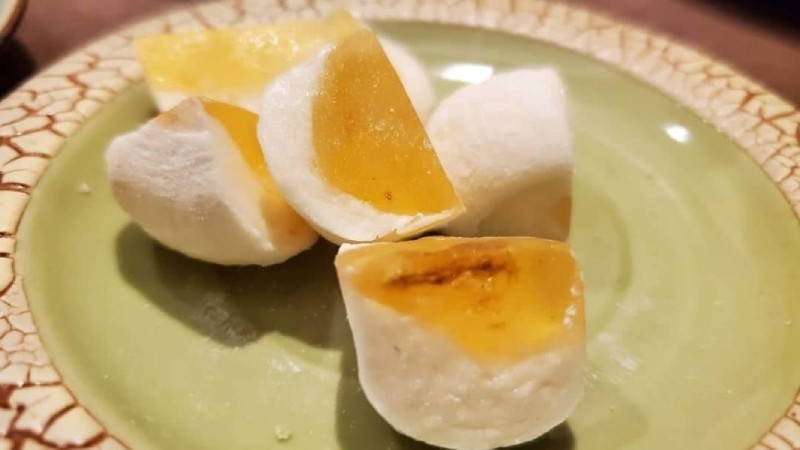 Kẹo Cau Huế: Nét Ngọt Ngào Vấn Vương Lòng Người Từ Đất Cố Đô 7 Kẹo cau được làm thủ công, một nét ẩm thực truyền thống