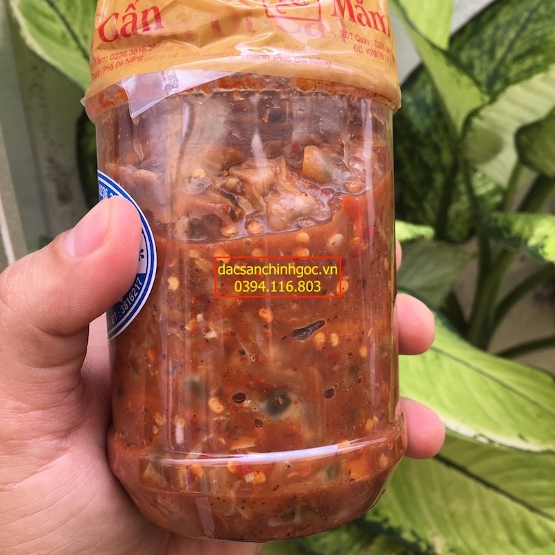 Mắm Sò Dì Cẩn: Đặc Sản Đà Nẵng Thơm Ngon và Địa Chỉ Mua Uy Tín 7 Mắm sò tươi ngon trong hộp nhựa trắng, sẵn sàng để thưởng thức