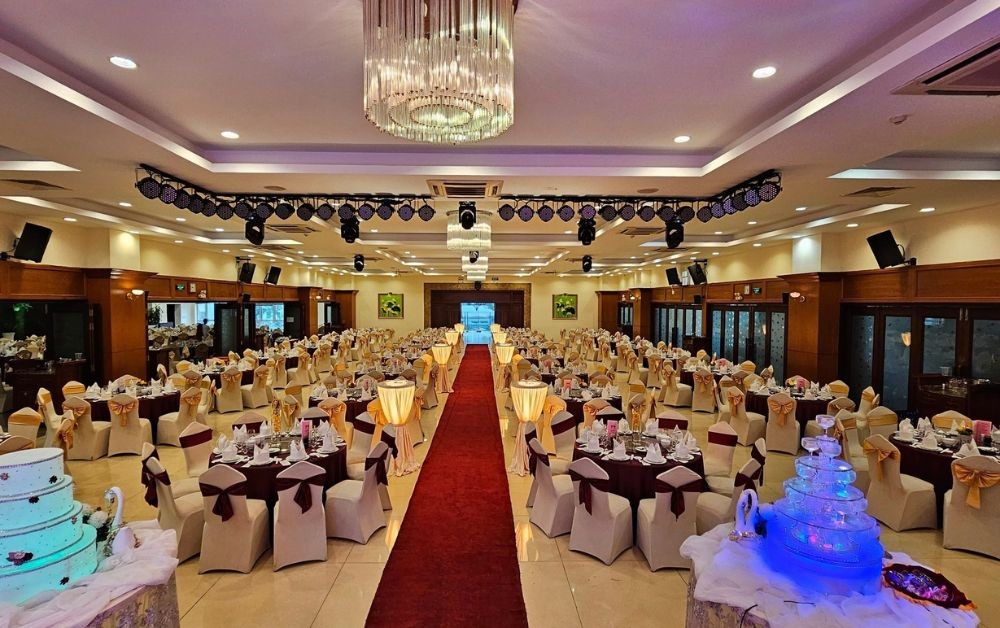 TOP 6 Nhà Hàng Tiệc Cưới Quận 3 Được Yêu Thích Nhất Hiện Nay 10 Một không gian đám cưới được bài trí đơn giản tại tiệc cưới 272