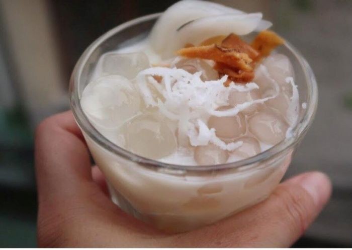 Khám Phá Hương Vị Thanh Mát: Top 13 Quán Chè Dừa Dầm "Giải Nhiệt" Tuyệt Hảo Tại TP. HCM 22 Ly chè dừa dầm chuẩn vị Hải Phòng tại Tiệm Chè Í Lan