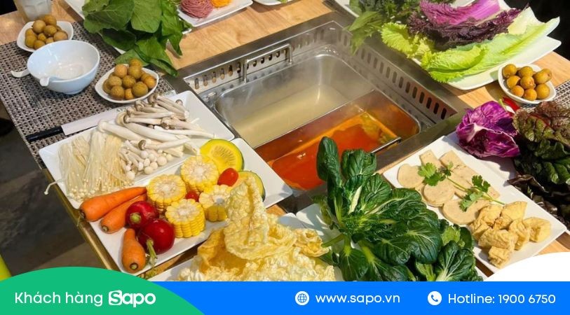 Khám Phá Mỵ Buffet Lẩu Rau Organic: Thiên Đường Ẩm Thực Thanh Lành Tại Thủ Đức 5 Nhiều loại rau củ hữu cơ tươi xanh được trưng bày sẵn sàng cho bữa lẩu buffet
