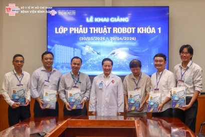 Lễ khai giảng lớp phẫu thuật robot tại Bệnh viện Bình Dân