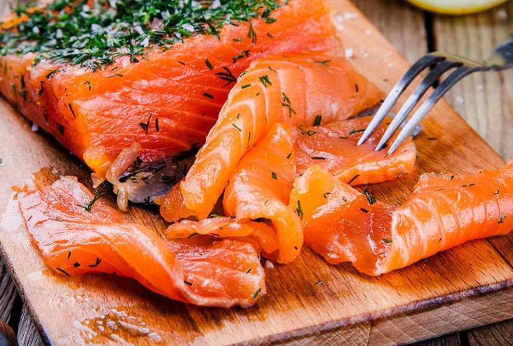 Khám phá Pub Sài Gòn: 14 Địa Điểm Hot Nhất Không Thể Bỏ Lỡ 21 Món cá hồi xông khói được phục vụ tại Twilight Sky