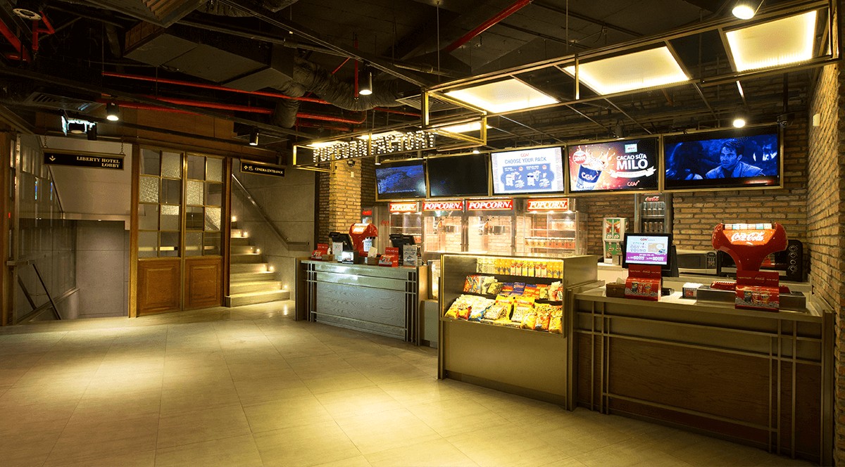 Trải nghiệm Đẳng cấp tại Khách sạn Liberty Central Saigon Citypoint 7 Màn hình lớn của rạp chiếu phim CGV trong khách sạn