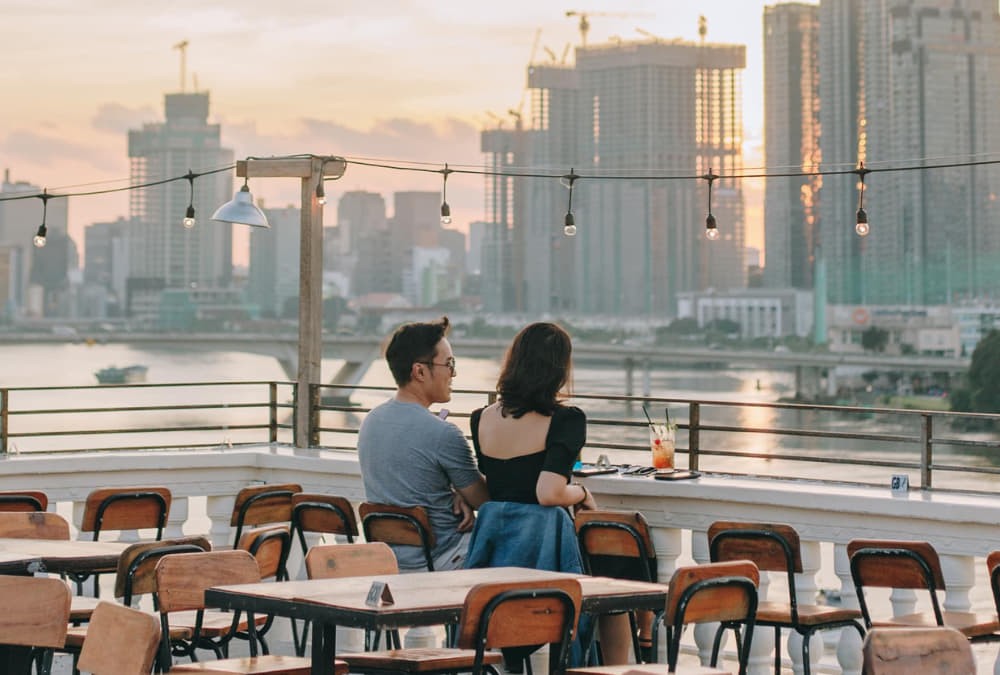 Khám phá Pub Sài Gòn: 14 Địa Điểm Hot Nhất Không Thể Bỏ Lỡ 25 Chạng Vạng có view ngắm hoàng hôn và sông Sài Gòn