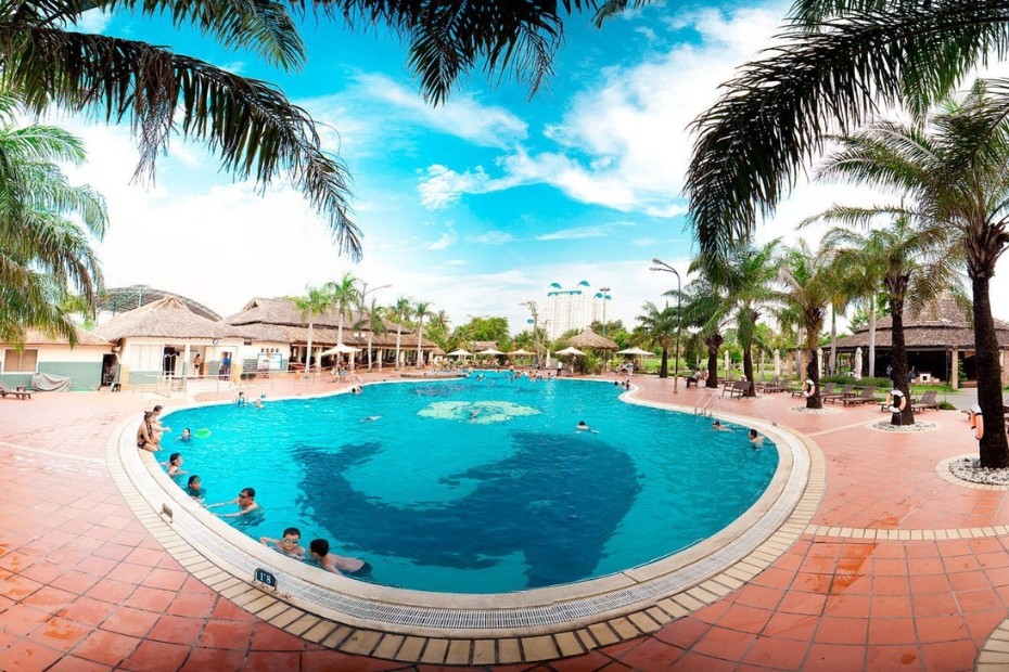 Hồ bơi Văn Thánh: Ốc đảo xanh giữa lòng Sài Gòn mang chất lượng 5 sao 34 Toàn cảnh hồ bơi Văn Thánh với không gian xanh mát và cây cối bao quanh