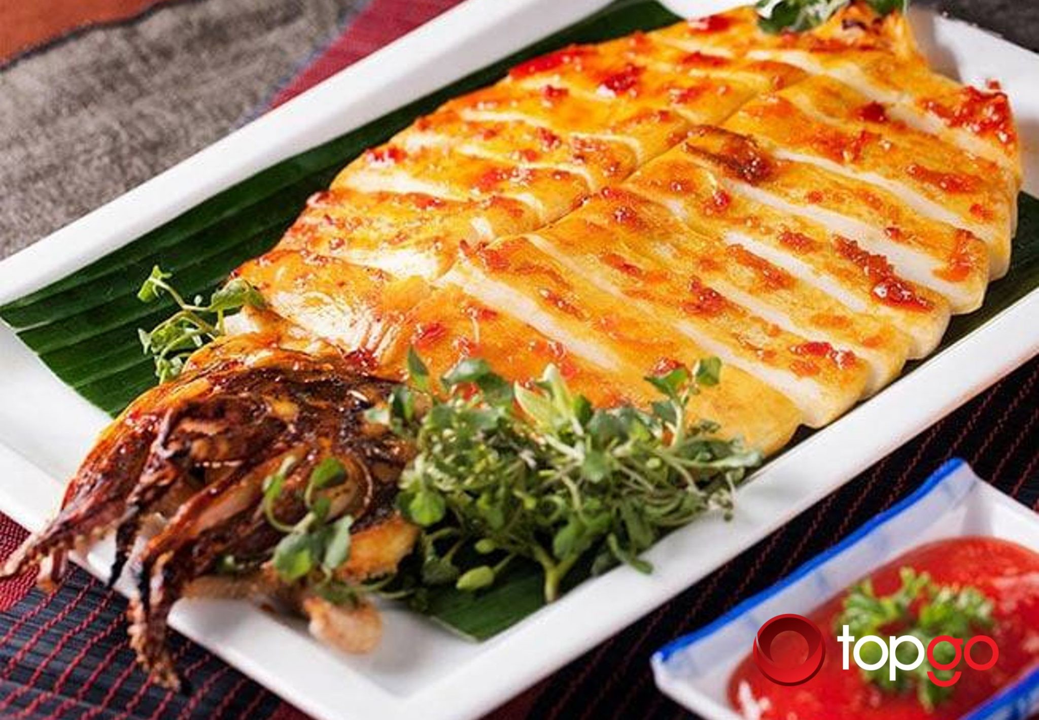 Lẩu Cua Đất Mũi: Khám phá hương vị Cà Mau trứ danh giữa lòng Sài Gòn 9 Các món hải sản tươi ngon được chế biến đa dạng