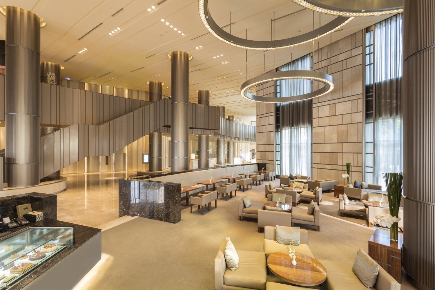 Khám phá 32 Quán Cafe Đẹp Ở Sài Gòn Đáng Check-in Nhất 18 Không gian sang trọng tại The Lounge Nikko Saigon