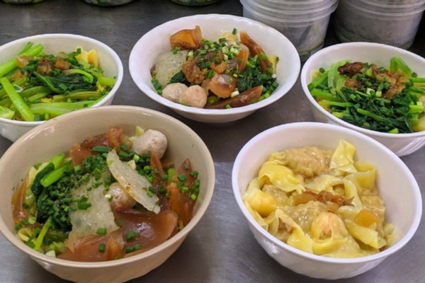 Khám Phá Quán Ăn Đêm Sài Gòn: Từ Dimsum Sang Chảnh Đến Hủ Tiếu Vỉa Hè "Cứu Đói" Mọi Lúc 10 Sủi Cảo Thiên Thiên - một trong những quán sủi cảo ngon nhất Sài Gòn