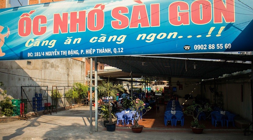 Review Ốc Nhớ Sài Gòn Quận 12: Thiên Đường Ốc Ngon, Rẻ Giữa Lòng Thành Phố 12 Thực khách đông đúc tại quán Ốc Nhớ Sài Gòn quận 12