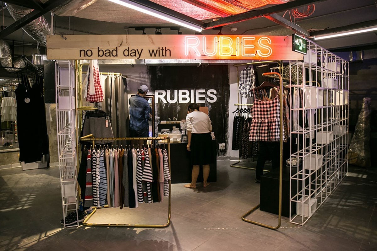 Khám phá 5 Con Đường Thời Trang Sài Gòn Nổi Bật Dành Cho Tín Đồ Mua Sắm 8 Khu mua sắm The New Playground với kiến trúc hiện đại, thu hút giới trẻ