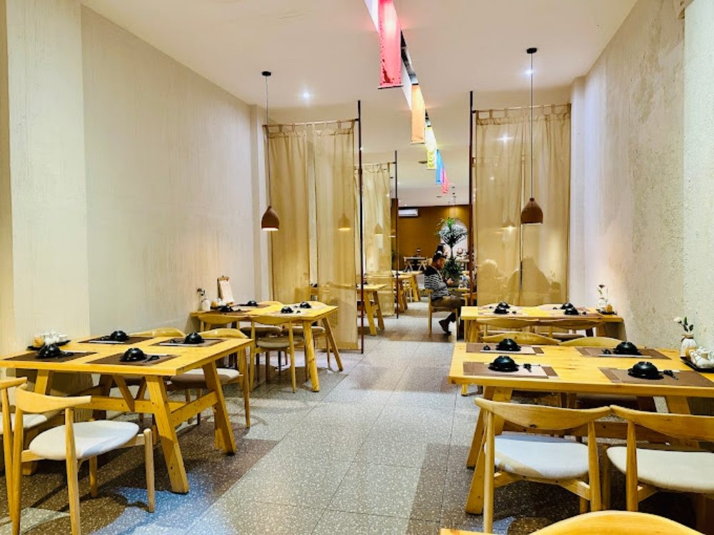 Khám phá thiên đường Buffet Quận 3: Đa dạng từ Chay, Hải sản đến Nướng 9 Không gian thanh tịnh, thiết kế tối giản tại nhà hàng chay Tâm Vị