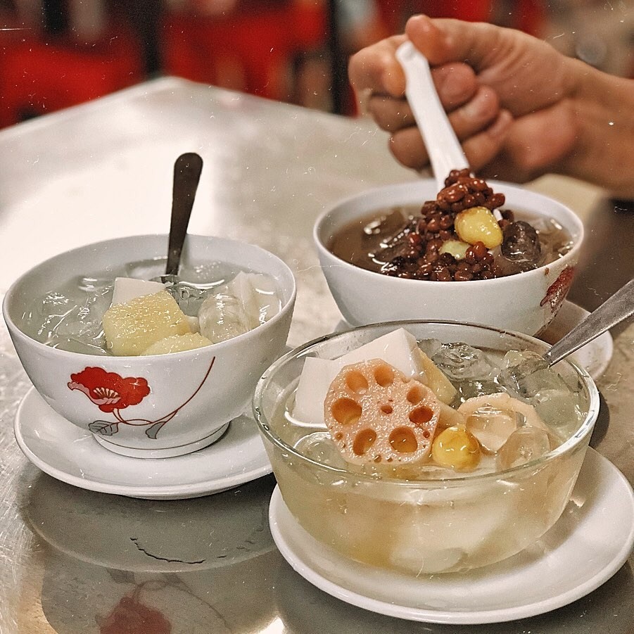 Review Ẩm Thực Sài Gòn: Khám Phá 35 Món Ngon Nức Tiếng Không Thể Bỏ Lỡ 62 Các món chè Sài Gòn đa dạng, nhiều màu sắc, có sự ảnh hưởng từ nhiều văn hóa khác nhau