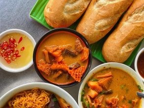 Khám Phá 35 Món Ngon Nức Tiếng: Ăn Gì Ở Sài Gòn Để Nhớ Mãi Không Quên? 14 Nồi phá lấu bò nghi ngút khói với nội tạng được tẩm ướp đậm đà