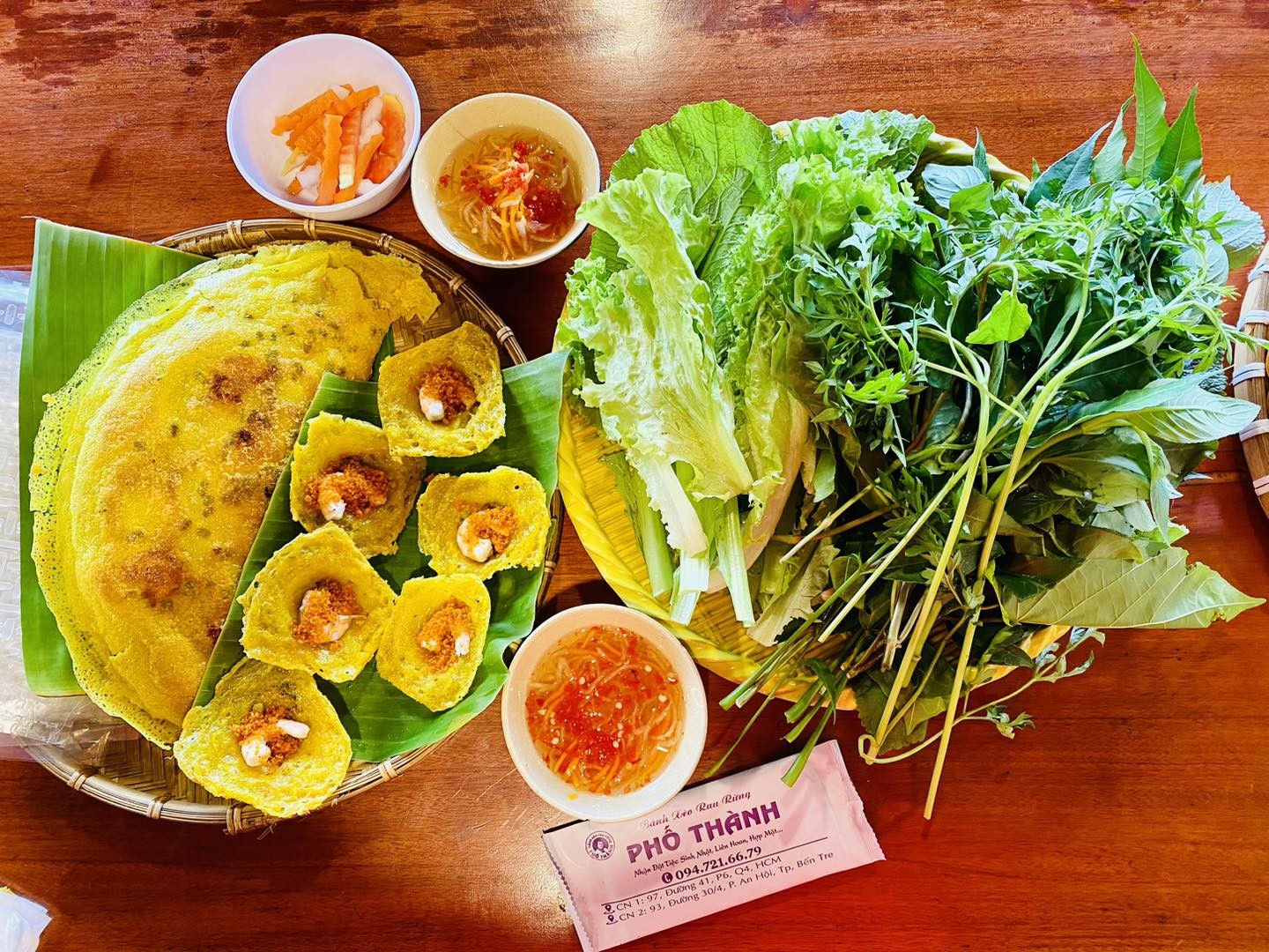 Bánh Khọt Sài Gòn: Khám Phá Hương Vị Dân Dã Qua Top 17 Quán Ngon "Nức Tiếng" 27 Bánh xèo, bánh khọt của quán Phố Thành với hương vị miền Tây