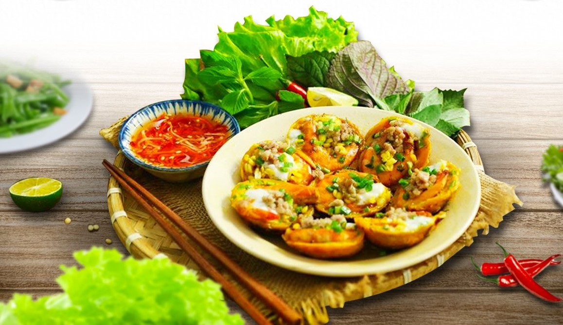 Bánh khọt vàng ươm, giòn rụm của quán Hidden House