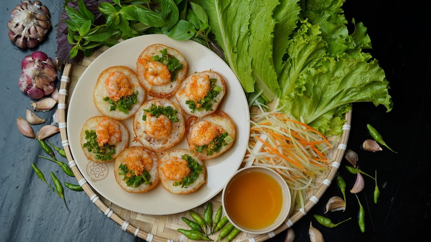Bánh Khọt Sài Gòn: Khám Phá Hương Vị Dân Dã Qua Top 17 Quán Ngon "Nức Tiếng" 22 Bánh khọt ngon chuẩn vị Vũng Tàu tại quán Cô Ba Sài Gòn