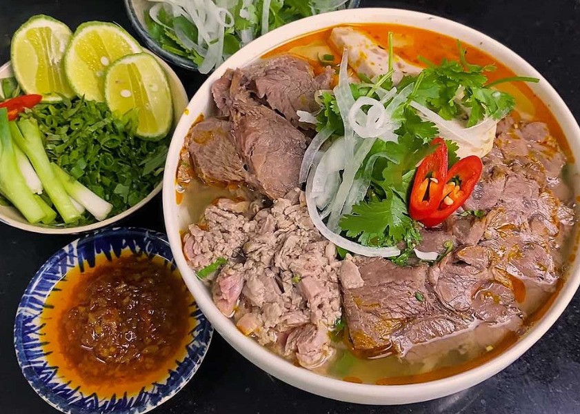 Khám phá các quán bún bò Huế ngon nhất Sài Gòn