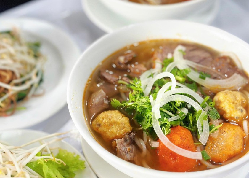 Khám Phá Top 17 Quán Bún Bò Huế Ngon ở Sài Gòn Không Thể Bỏ Lỡ 15 Bún bò Gánh quen thuộc với người Sài thành