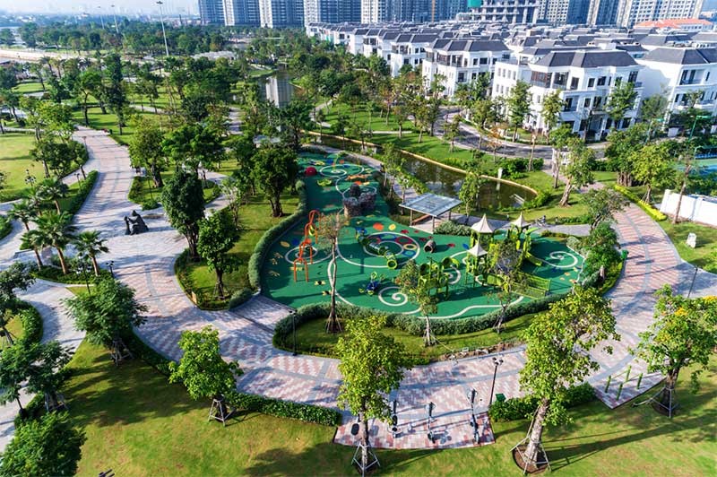 Công viên Vinhomes Central Park: Điểm đến lý tưởng cho mọi nhà 8 Du khách cần tuân thủ các quy định khi đến công viên Vinhomes Central Park để có trải nghiệm tốt nhất