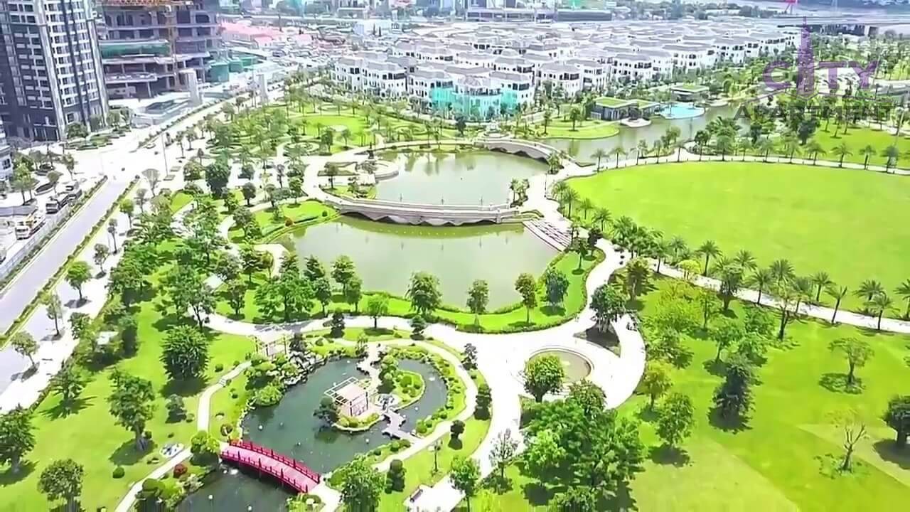 Công viên Vinhomes Central Park: Điểm đến lý tưởng cho mọi nhà 9 Hệ thống cây xanh và lối đi rợp bóng mát tại công viên Vinhomes Central Park